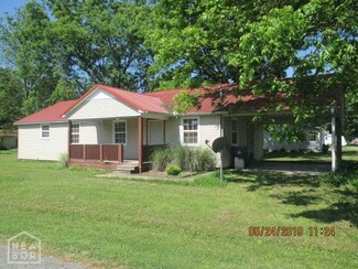 612 Pocahontas Rd, Walnut Ridge, AR 72476