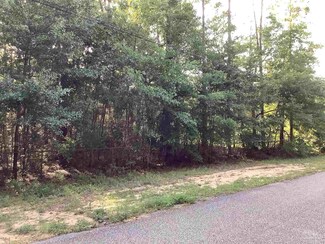 002 Ermine Ln, Milton, FL 32583