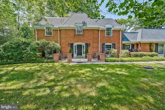 5 River Knoll Dr, Titusville, NJ 08560