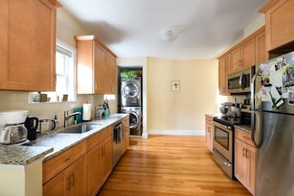 393 Washington St Unit 2, Somerville, MA 02143