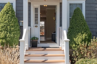 12 Neponset Ct, Roslindale, MA 02131