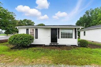 35 James St, Angier, NC 27501