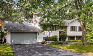 1725 Walnut Cir, Saint Paul, MN 55122