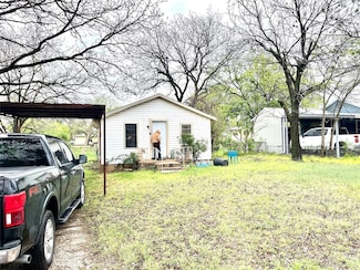 111 Summitt Ave, Graham, TX 76450