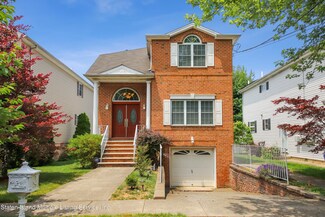 451 Flint St, Staten Island, NY 10306