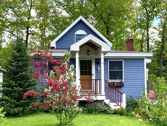 69 Underwood Rd, Falmouth, ME 04105