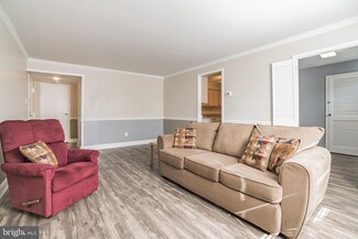 4000 Gypsy Ln Unit 204, Philadelphia, PA 19129