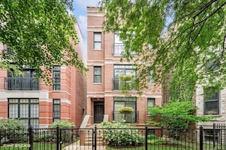 3238 N Kenmore Ave Unit 3, Chicago, IL 60657