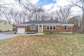 369 Loudon Rd, Albany, NY 12211