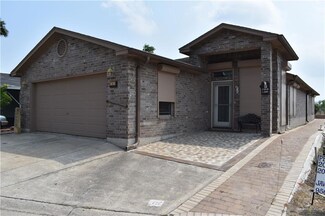18 Palm Ln, Brownsville, TX 78520