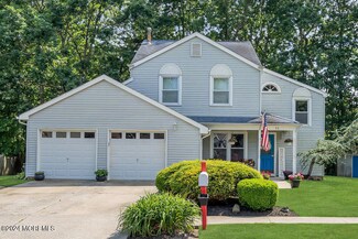 33 Providence Ln, Howell, NJ 07731