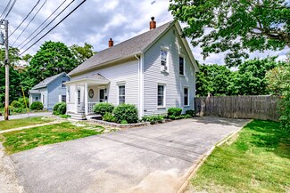 6 Robie St, Gorham, ME 04038