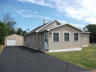 2214 W Avalon Rd, Janesville, WI 53546