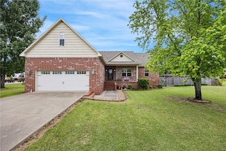 91 Mountain Crest Dr, Russellville, AR 72802