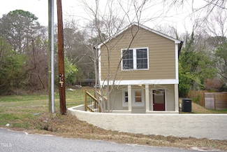 464 Longfellow St, Fuquay-Varina, NC 27526