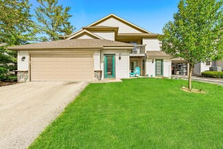 2264 Circle Ridge Rd, Delafield, WI 53018
