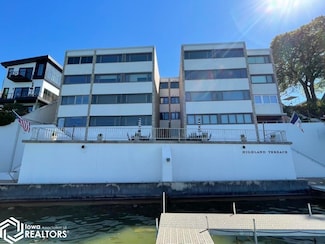 2515 S Lakeview Ct Unit 204, Clear Lake, IA 50428
