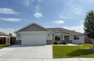 7425 Courtney Dr, Pasco, WA 99301