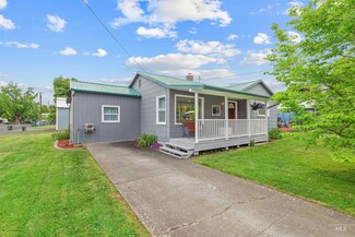 3233 8th St, Lewiston, ID 83501