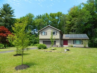 100 Foster Ln, Altamont, NY 12009