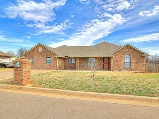 903 Dana Ave, Hinton, OK 73047