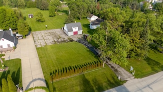 8646 S 35th St, Franklin, WI 53132