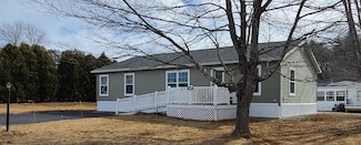 1 Stoneledge Rd, North Hampton, NH 03862