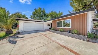 22137 Gresham St, Canoga Park, CA 91304
