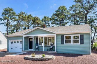 33 Brookfield Ct, Toms River, NJ 08757