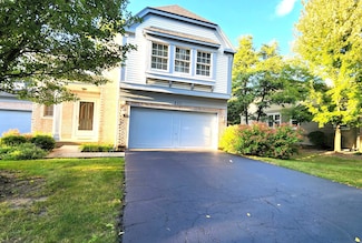 405 Orleans Ave, Naperville, IL 60565