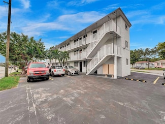 14190 W Dixie Hwy Unit 16, North Miami, FL 33161