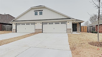 825 Leisure Dr, Midwest City, OK 73110