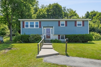16 Winding Ln, Lowell, MA 01852