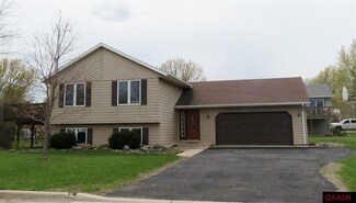 501 501 Palmer Dr, St. Clair, MN 56080