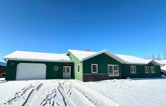 130 7th St, Greenbush, MN 56726