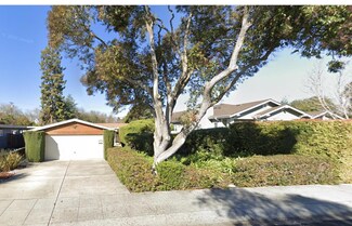 979 Lawrence Ln, Palo Alto, CA 94303