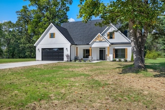 57 Simons Blvd, Morrison, TN 37357