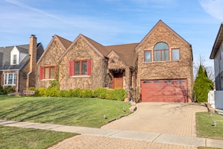 8209 N Oleander Ave, Niles, IL 60714