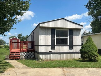 152 N Main St Unit 2, New London, OH 44851