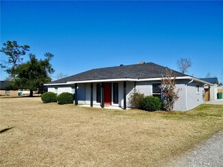 286 White Oak Dr, Lake Charles, LA 70611