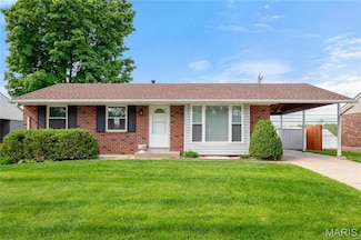 2242 Bolton St, Saint Charles, MO 63301