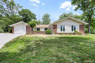 2 Treewood Ct, Ballwin, MO 63011