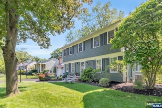 204 Summit Ave, Ramsey, NJ 07446