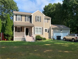 81 Fieldstone Dr, Coventry, RI 02816