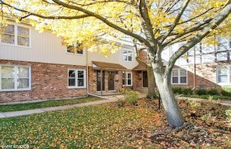 1732 Pickwick Ln, Glenview, IL 60026