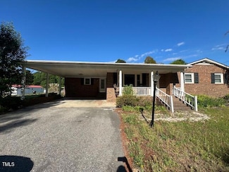 167 Chic Ennis Rd, Coats, NC 27521