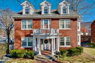221 S Juliana St, Bedford, PA 15522
