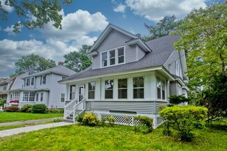 27 Rockland St, Springfield, MA 01118