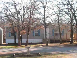 9086 NE 165th St, Fletcher, OK 73541