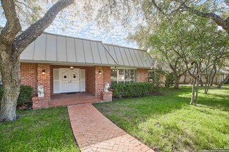 2750 Whisper Path St, San Antonio, TX 78230